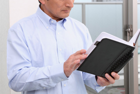 �I������